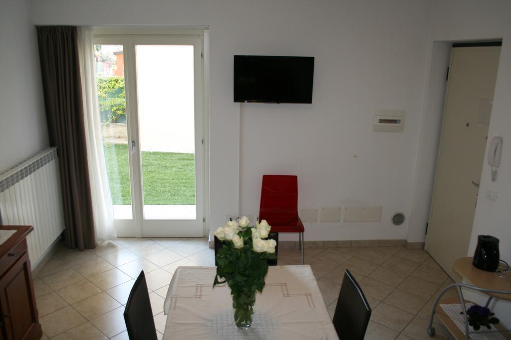 Alma Apartment Sirmione Exterior foto